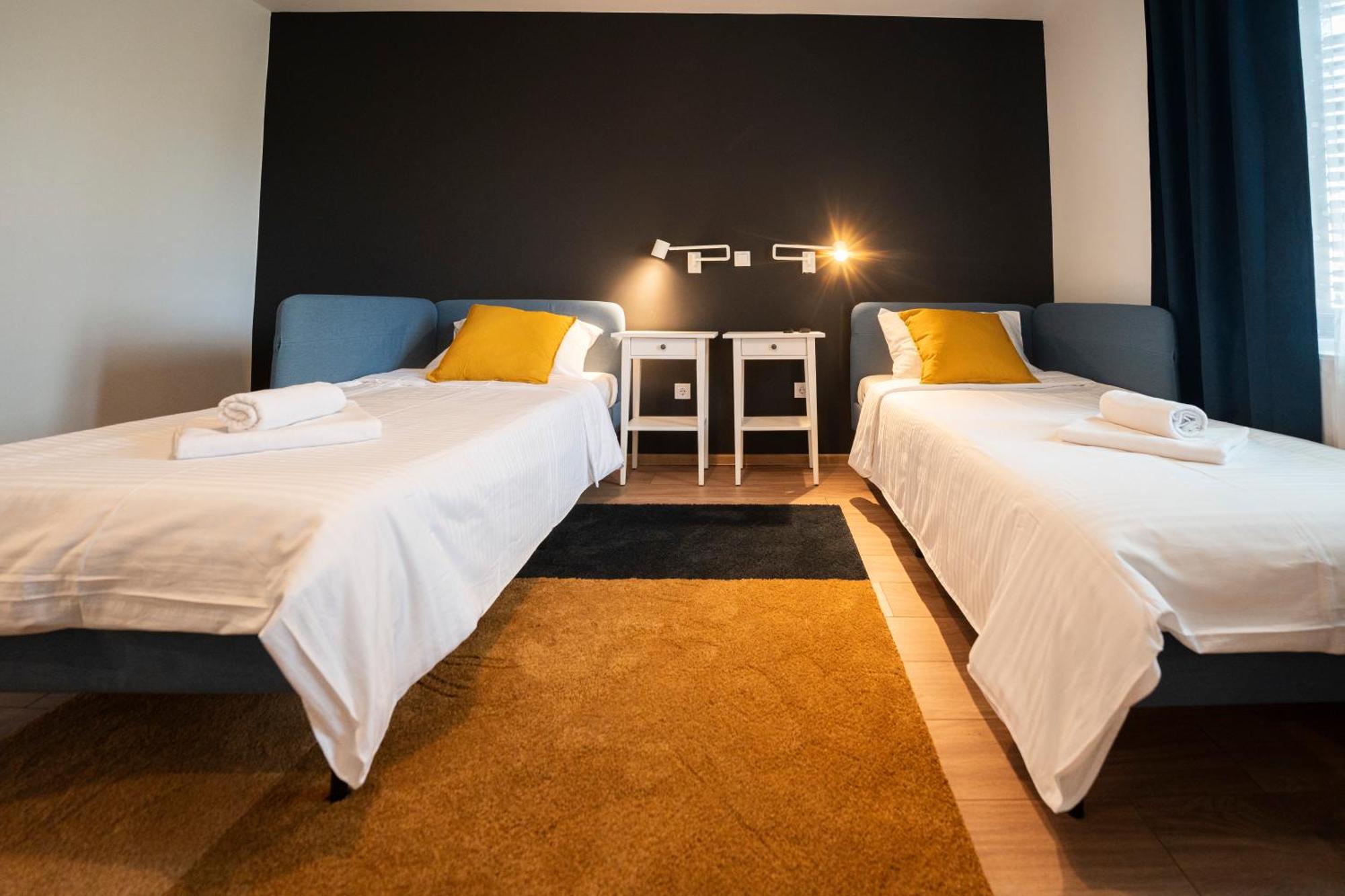 Cozy Nook B&B - Free Private Parking Újvidék Kültér fotó