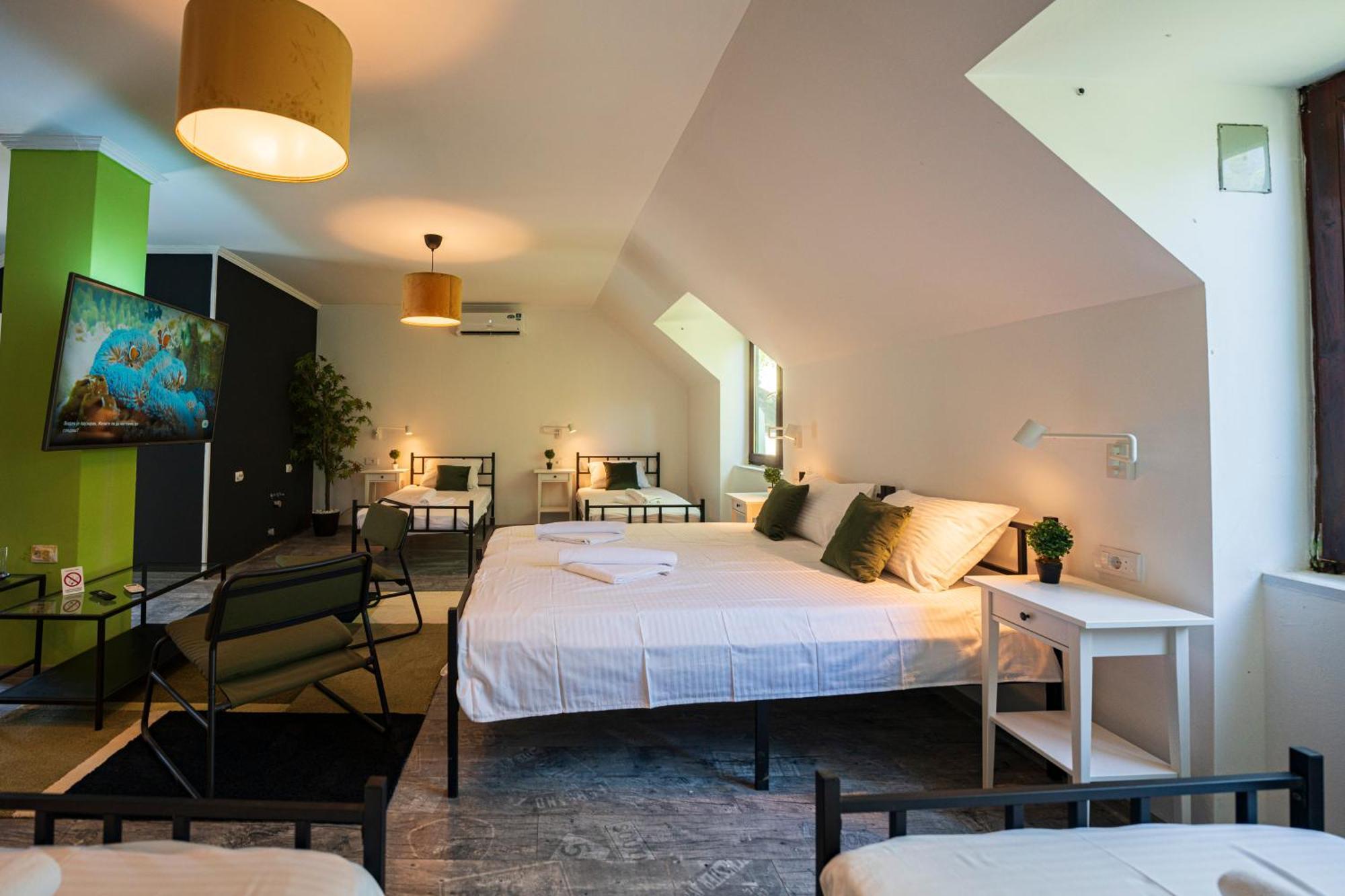 Cozy Nook B&B - Free Private Parking Újvidék Kültér fotó
