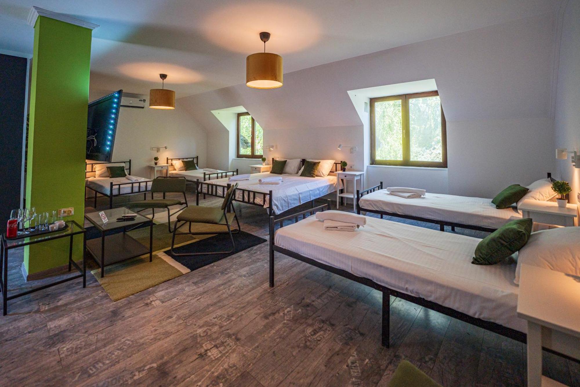 Cozy Nook B&B - Free Private Parking Újvidék Kültér fotó