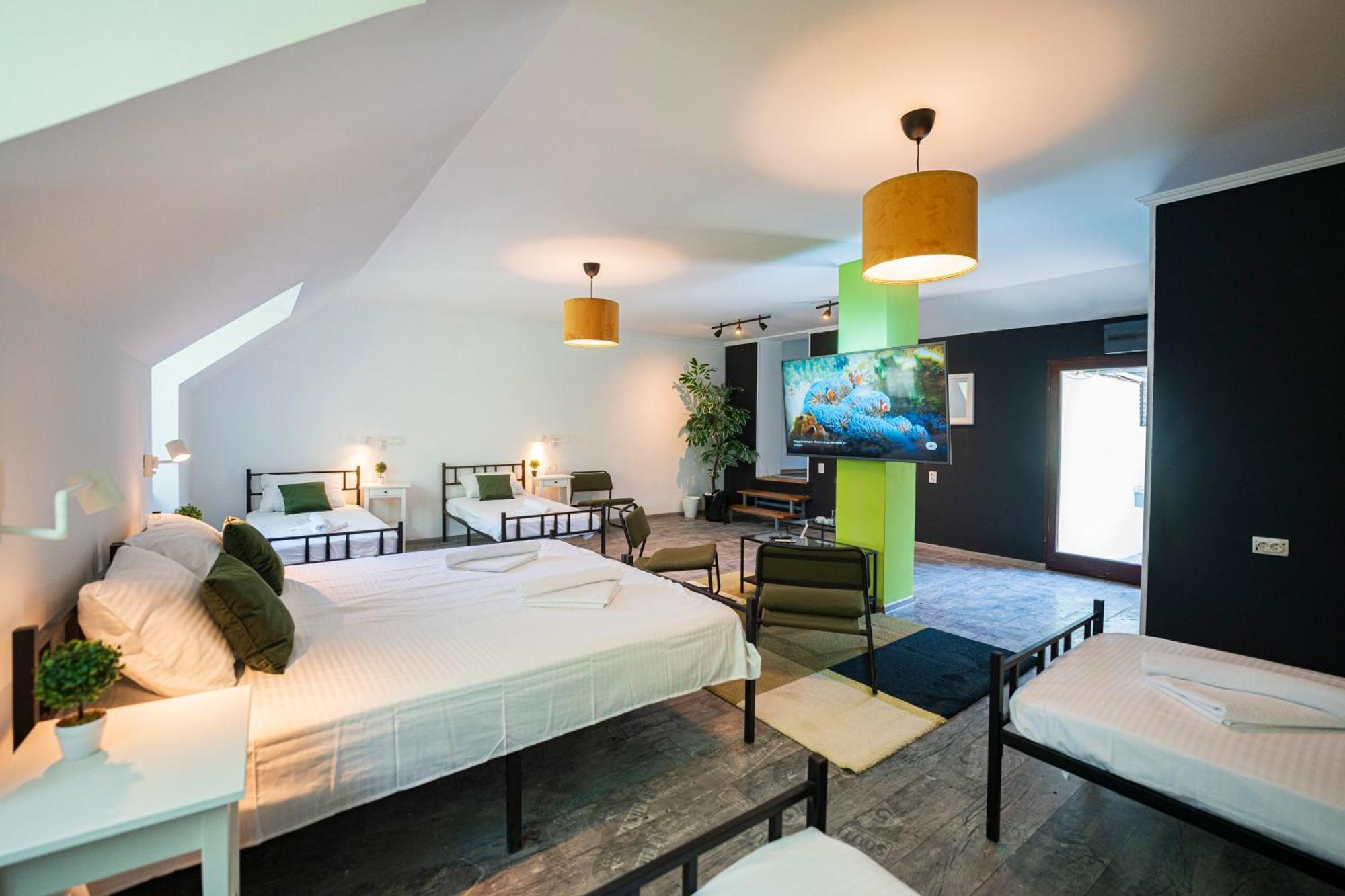 Cozy Nook B&B - Free Private Parking Újvidék Kültér fotó