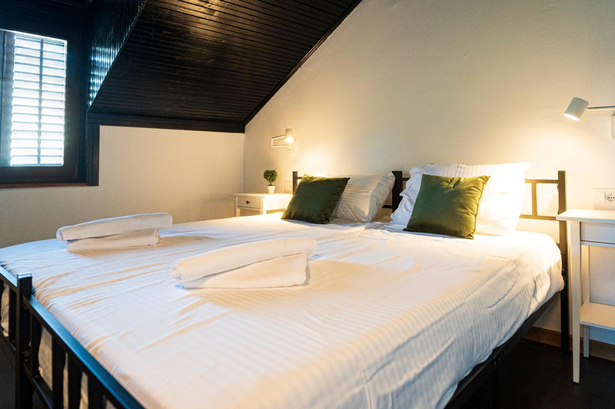 Cozy Nook B&B - Free Private Parking Újvidék Kültér fotó