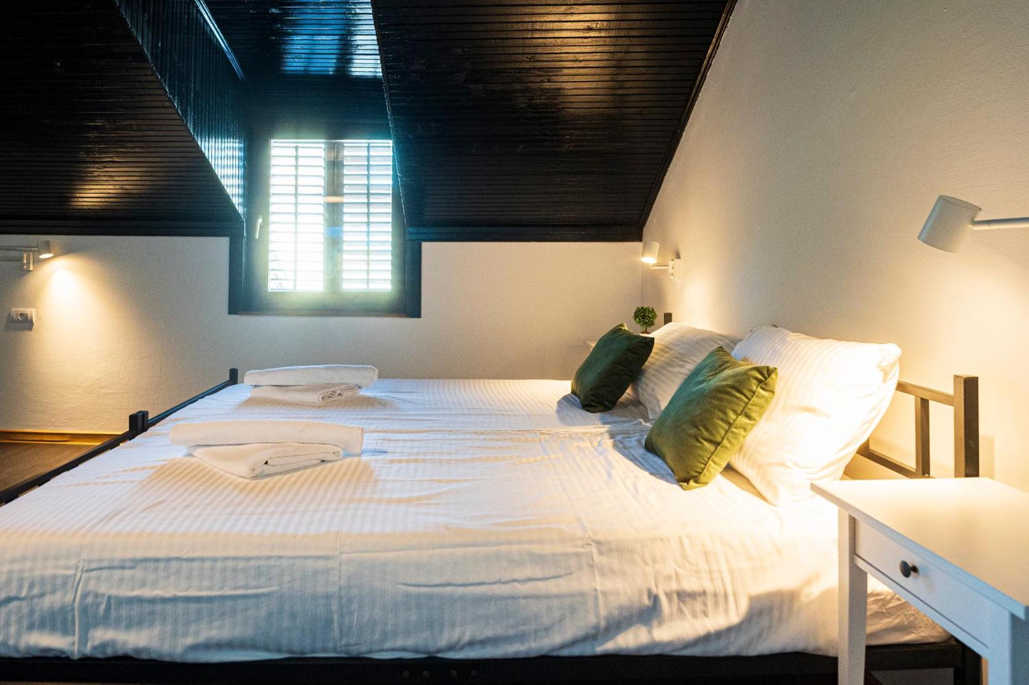 Cozy Nook B&B - Free Private Parking Újvidék Kültér fotó